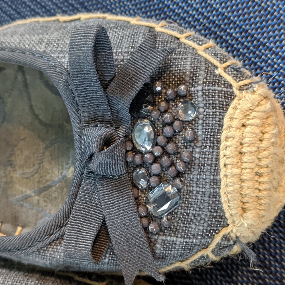 Simply Vera Vera Wang Jeweled Flats - Sz 7 - Picture 3 of 8